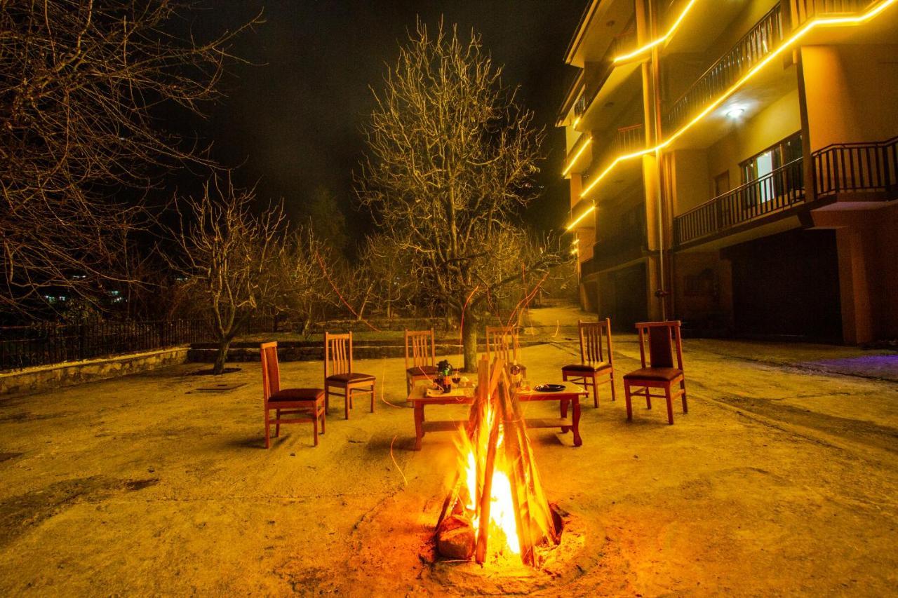 Hotel Prini Palace Manāli Exteriér fotografie