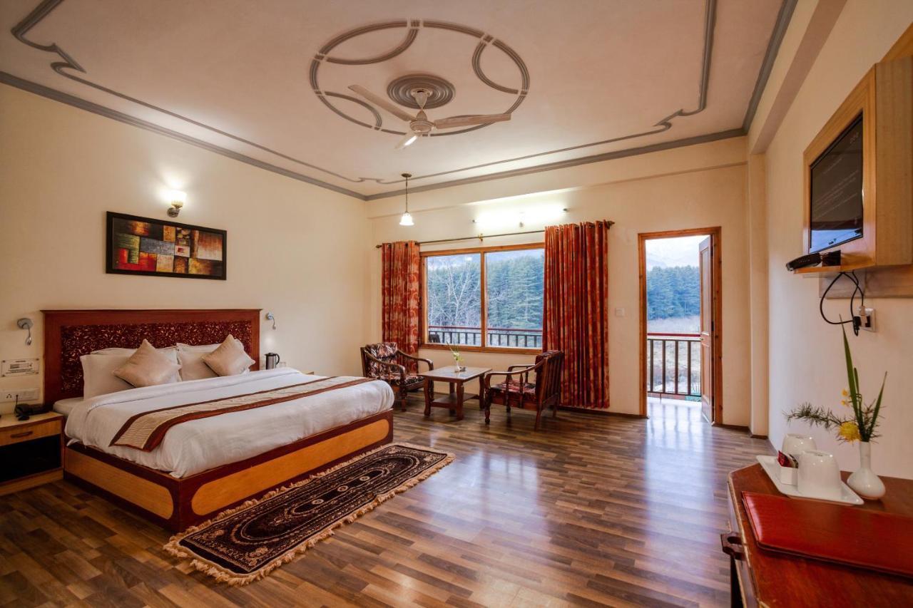 Hotel Prini Palace Manāli Exteriér fotografie